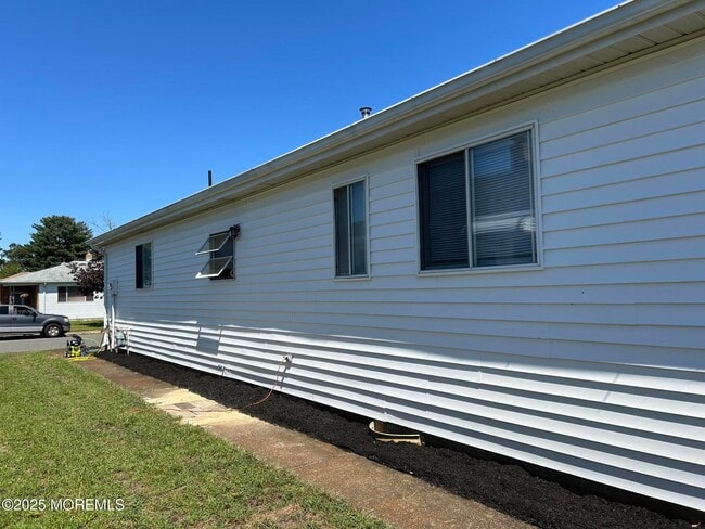 Building Photo - 20 St Kitts Dr