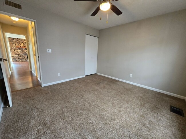 Building Photo - 3 Bedroom Century Modern Home