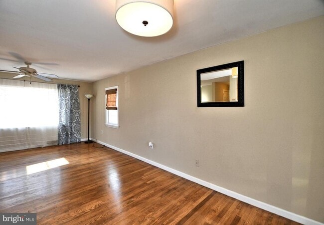 Building Photo - 660 Osborne Ave