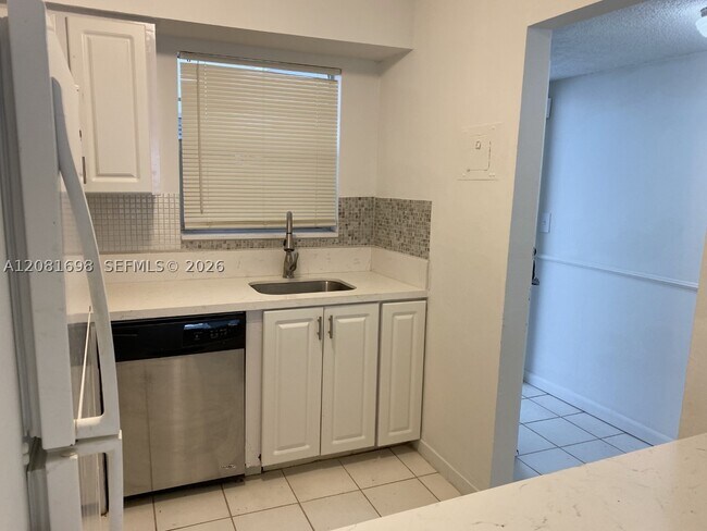 Building Photo - 6505 Winfield Blvd