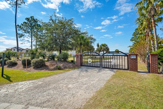 Building Photo - 114 Dana Pointe