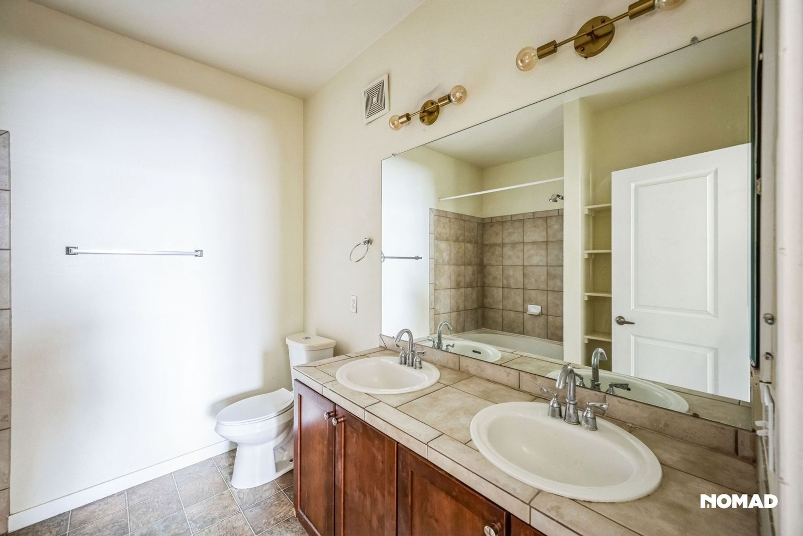 Building Photo - 4100 N Albion St