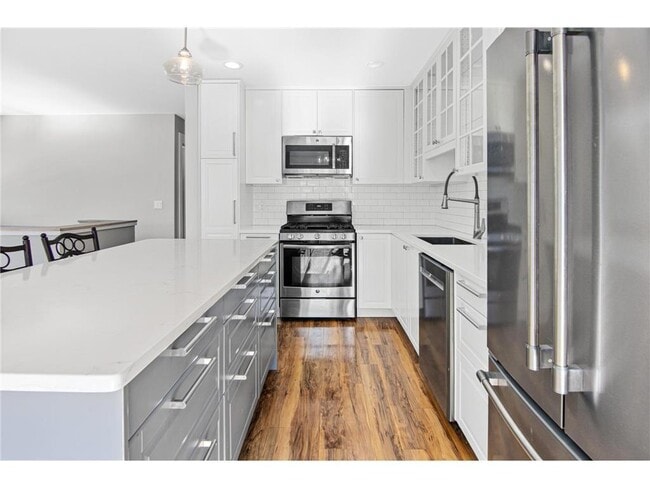 Building Photo - 7445 Borman Ave