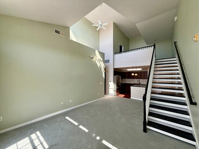 Building Photo - 850 E Main St