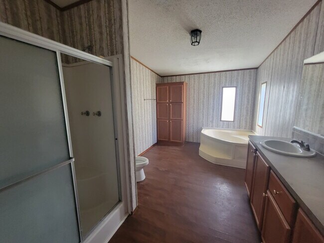 Building Photo - 4541 Deer Run Rd