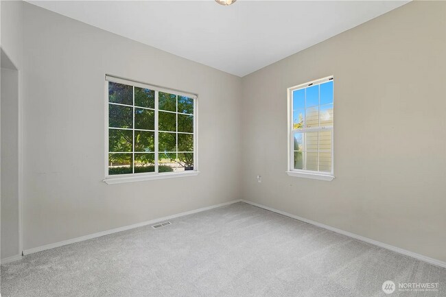 Building Photo - Stunning Newly Remodeled 3-Bed, 2-Bath Home in Great Location!