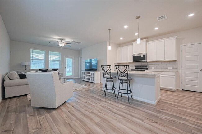 Building Photo - 7076 Silverleaf Oak St