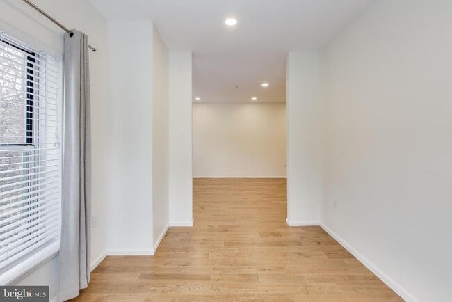 Building Photo - 343 Cedar St NW