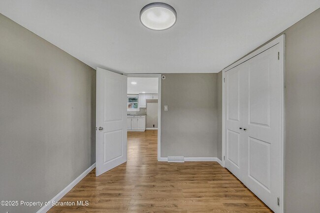 Building Photo - 664 Laurel Dr