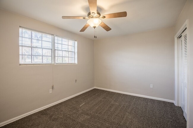 Building Photo - Glynlea Park