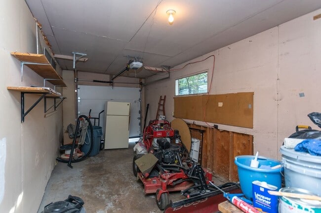 Building Photo - Nice Ranch Style Home in D12!