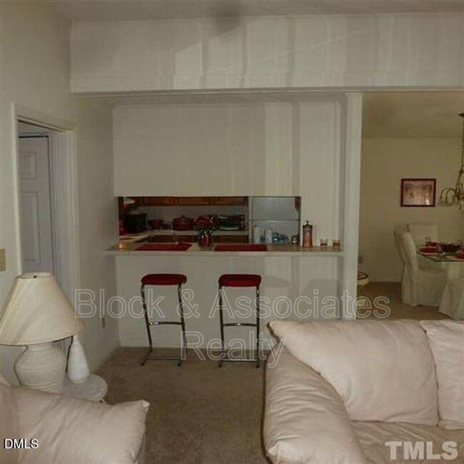 Building Photo - 124 Oak Hill Loop