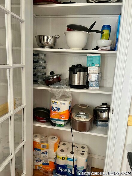 Building Photo - 2 Mission St