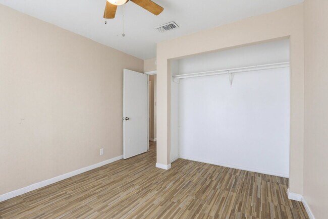 Building Photo - 10543 Starcrest Dr