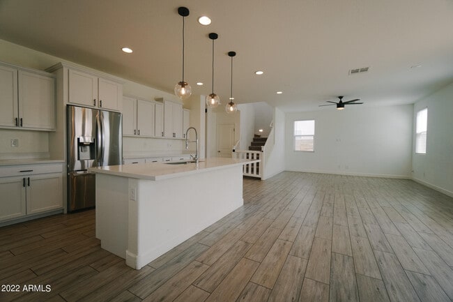 Building Photo - 531 E Bamboo Ln