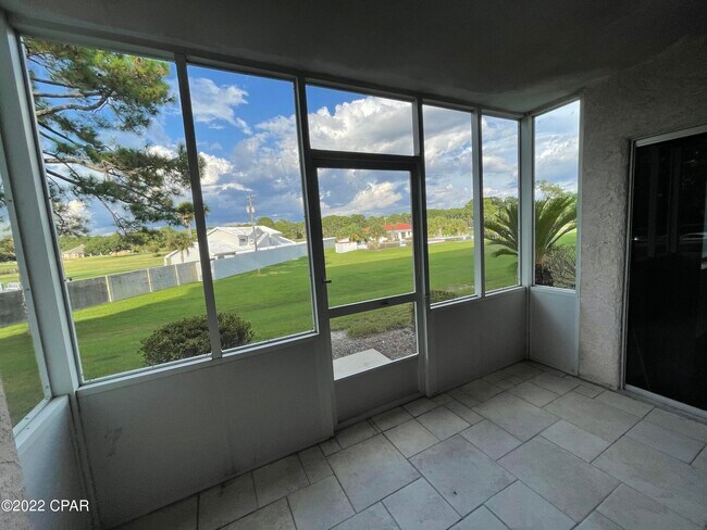 Building Photo - 112 Fairway Blvd