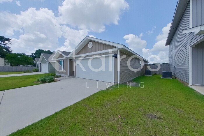 Building Photo - 416 Monarch Ln