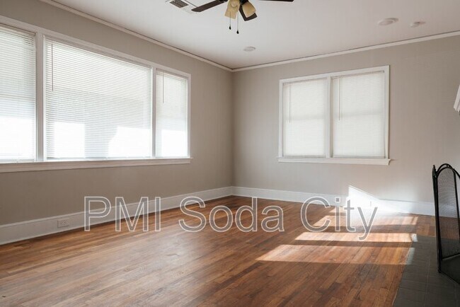 Building Photo - 5313 Randall Ave
