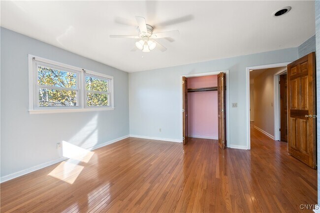 Building Photo - 8178 Old Sunridge Dr