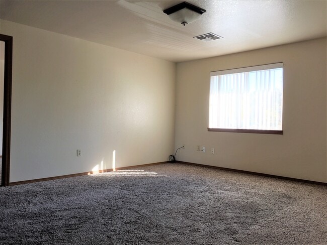 Building Photo - NE Stephens