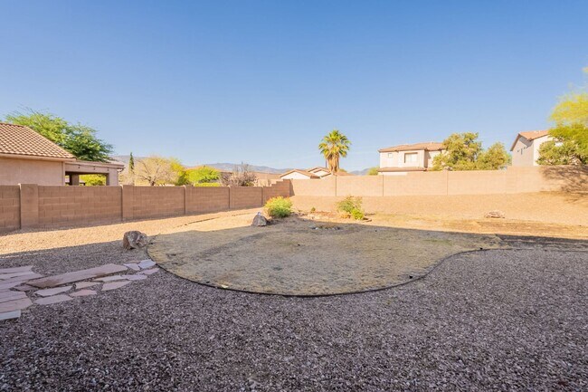 Building Photo - Pet-Friendly 4 Bedroom Rental in Tucson wi...