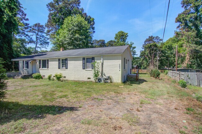 Building Photo - 7221 Patricia Dr
