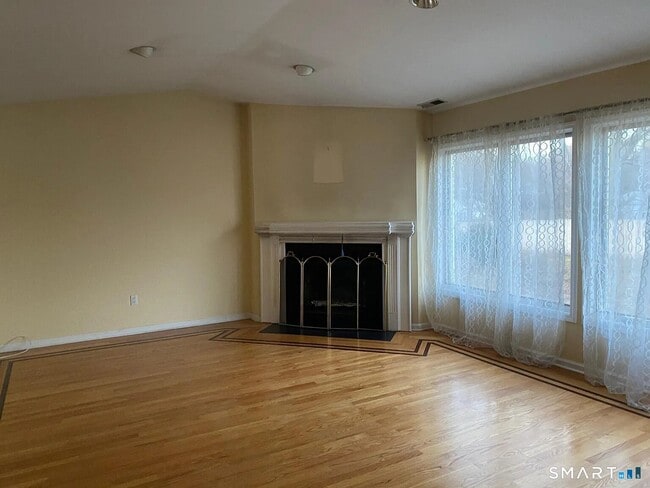 Building Photo - 97 W Norwalk Rd