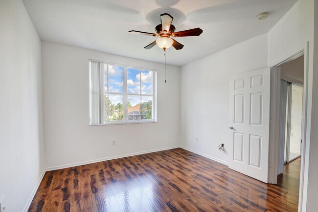 Building Photo - 2020 Greenview Shores Blvd