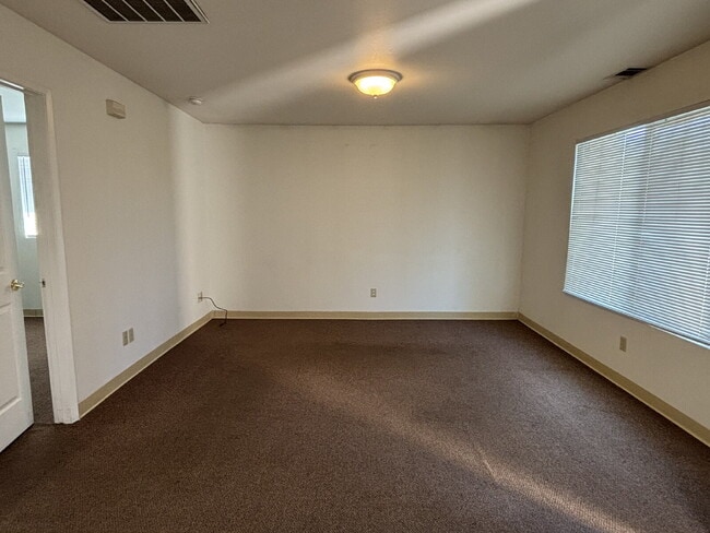 Building Photo - Available Soon! Apply now for this cute one bedroom apartment for $1250