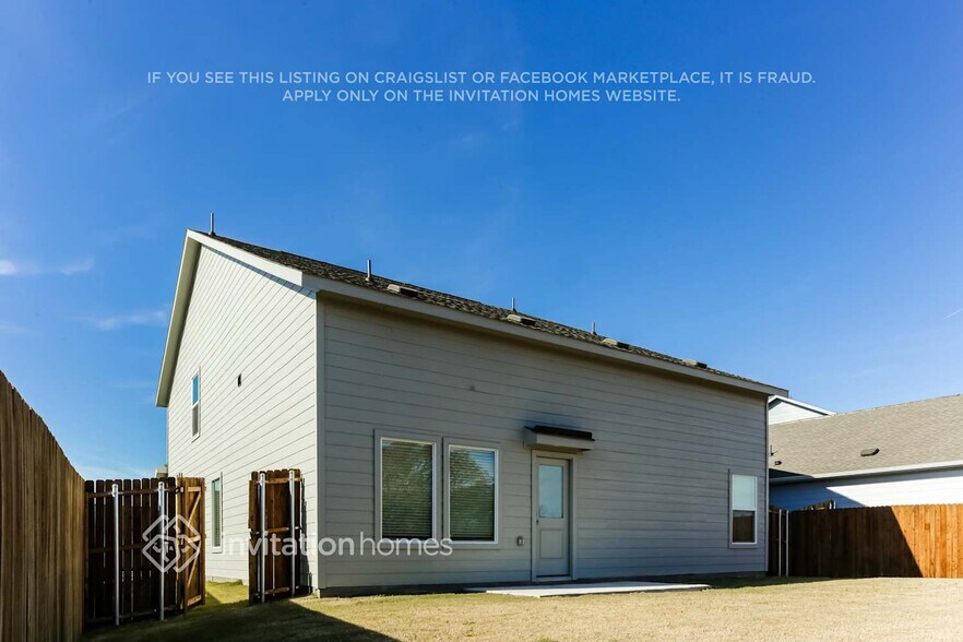 Building Photo - 2504 Flight Trl