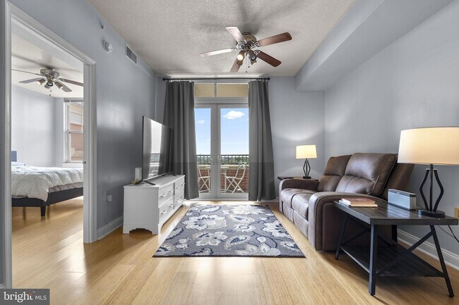 Building Photo - 11760 Sunrise Valley Dr
