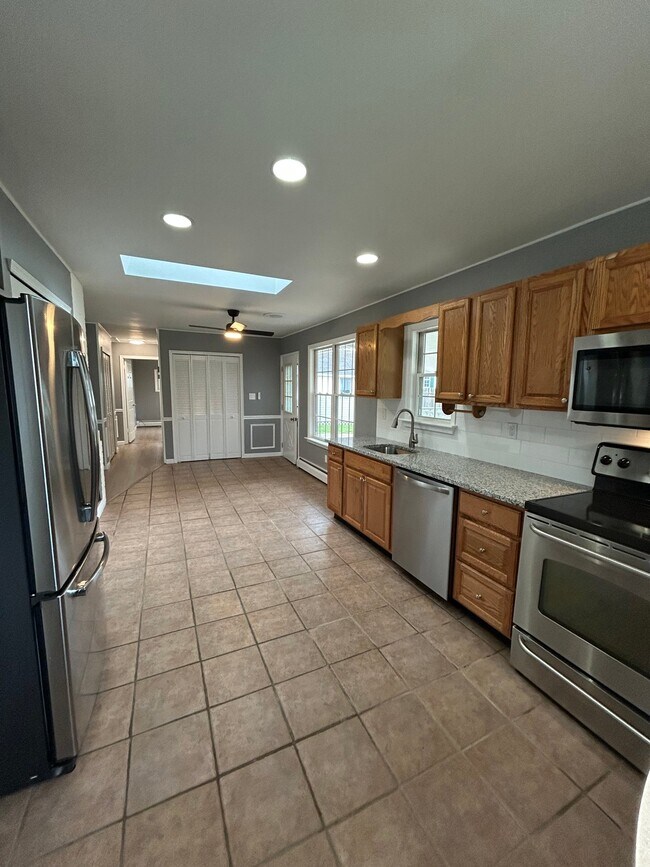 Building Photo - 19 Goodturn Rd