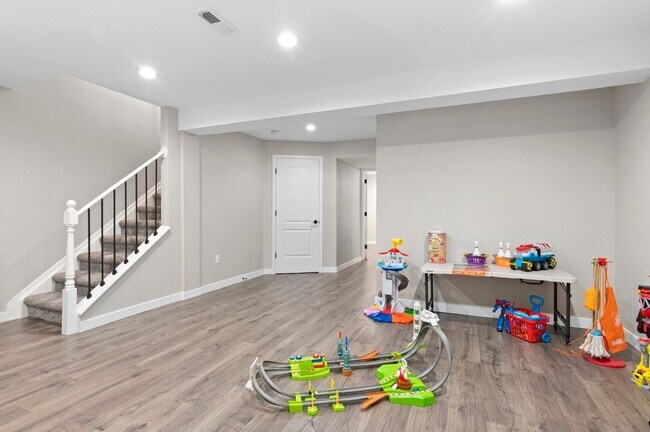Building Photo - 4 Bed 3.5 Bath home in Tollgate Crossing