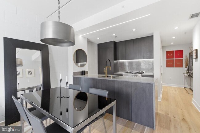 Building Photo - 1529 14th St NW