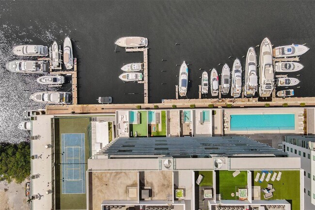 Building Photo - 400 Sunny Isles Blvd