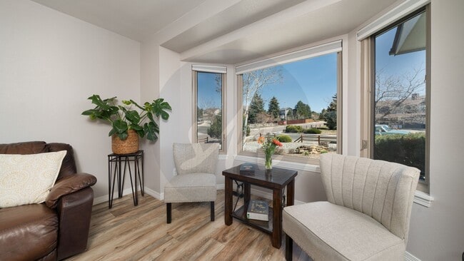 Building Photo - Remodeled Gem in Briargate