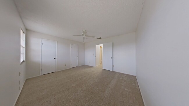 Building Photo - Spacious 3-Bedroom Townhome with Private B...