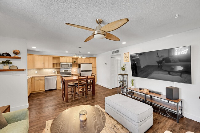 Building Photo - 2850 NE 14th Street Causeway