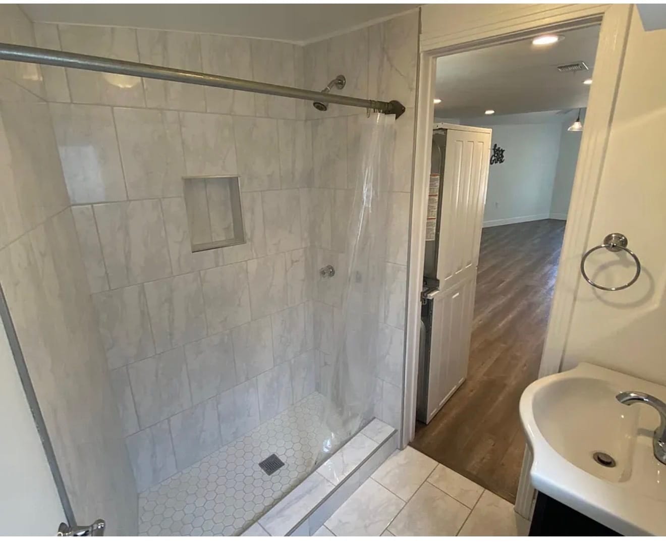 Bathroom - 261 S Ave 52