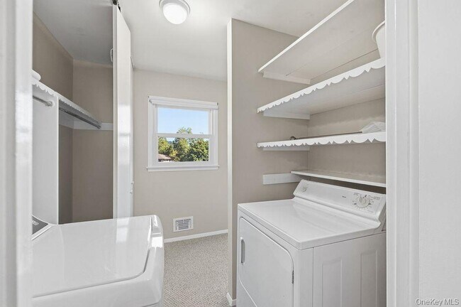 Building Photo - 16 D Essex Pl