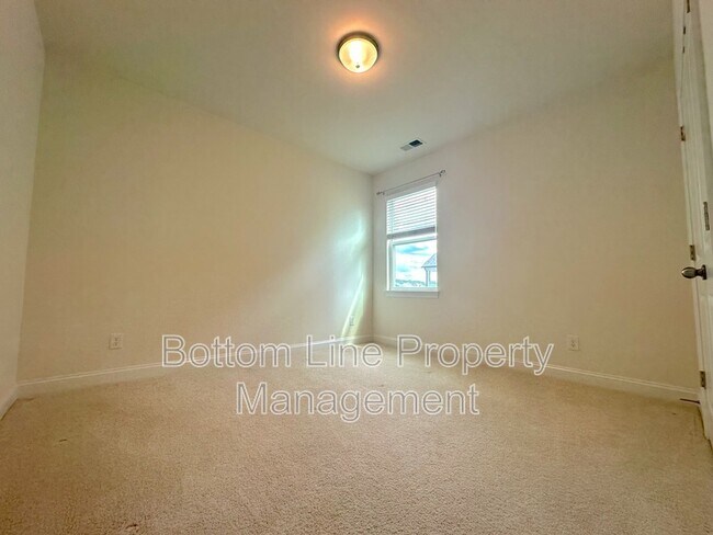 Building Photo - 4487 Fls Lk Dr S W