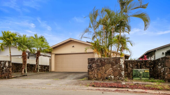 Building Photo - Mililani - 4bdrm/2bath with attached garag...