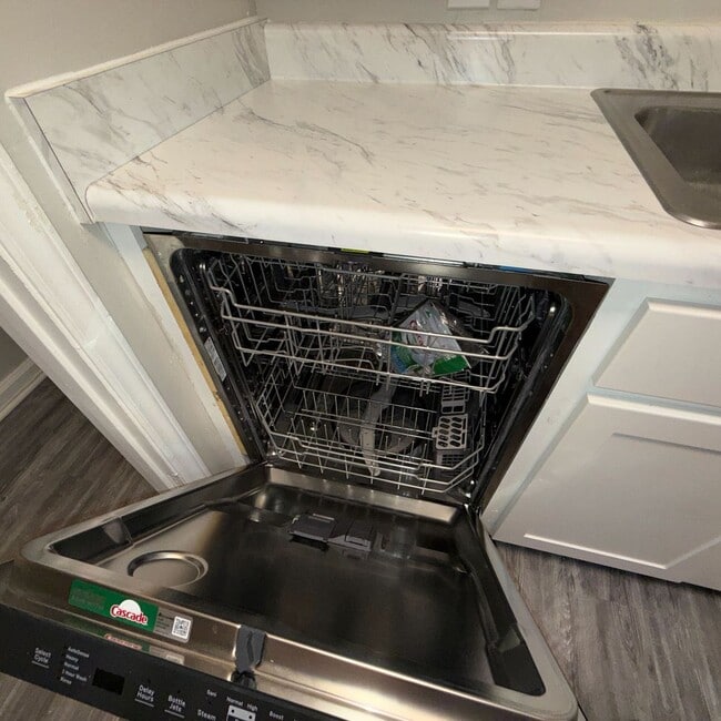 Building Photo - 3722 West Ave