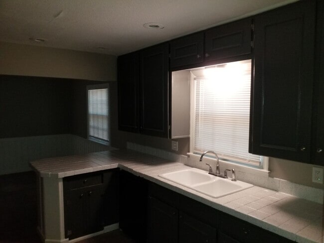 Building Photo - Coming Soon! South KC SF