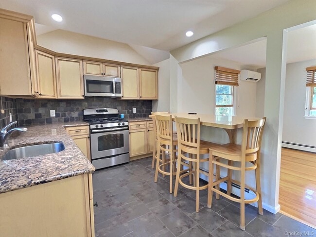 Building Photo - 31 Grove St