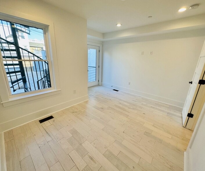 Building Photo - 1314 5th St NW