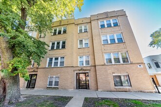 Building Photo - 1503 W Albion Ave