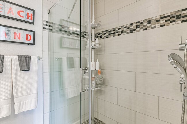 Building Photo - 525 22nd St