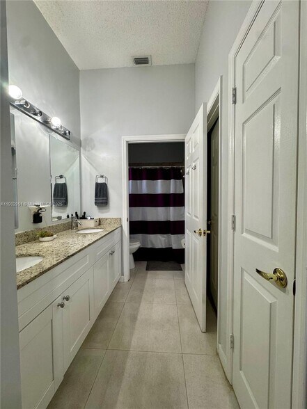 ?? 16137 Emerald Cove Rd, Weston — A Cozy One-Story Gem in Emerald Courts ?? - 16137 Emerald Cove Rd