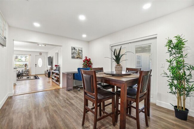 Building Photo - 1850 W Lake Brantley Rd